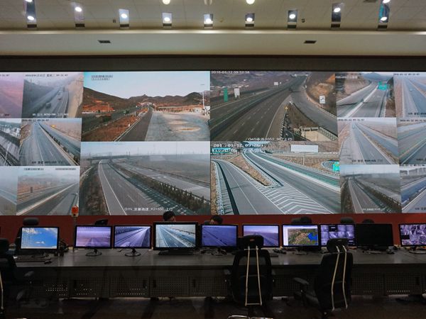 河北高速（sù）公路信息管理中心室（shì）內led全彩顯示屏