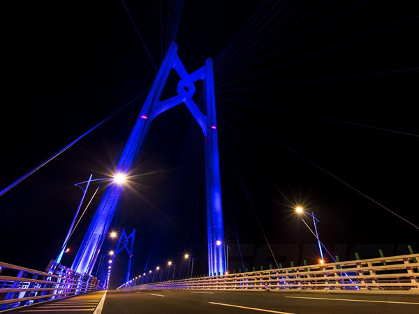 港（gǎng）珠澳（ào）大橋路燈（dēng）