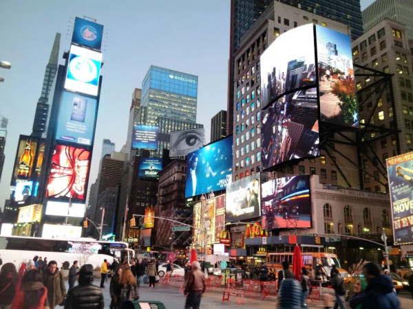 Broadway 1552號，800㎡顯（xiǎn）示屏