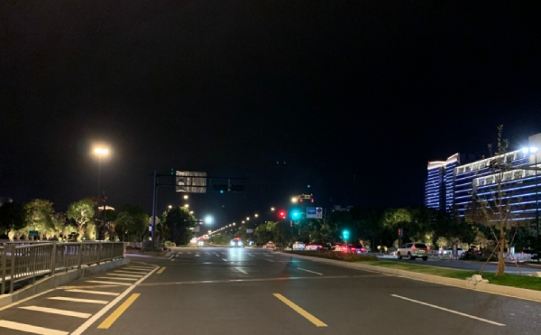 婷婷婷影院承建舟（zhōu）山海天大道LED路燈照明改造