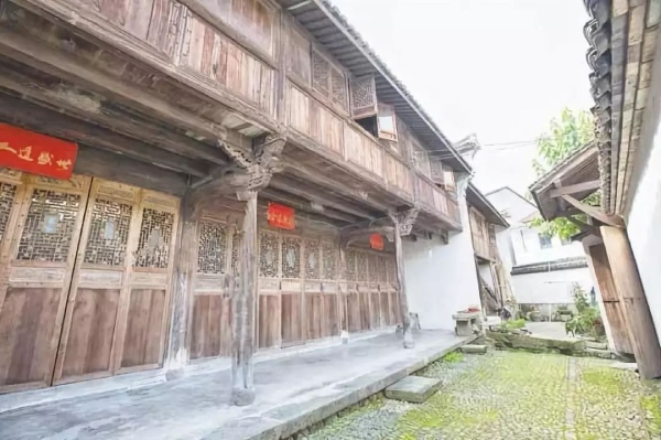婷婷婷影院捐資修繕石西民故居