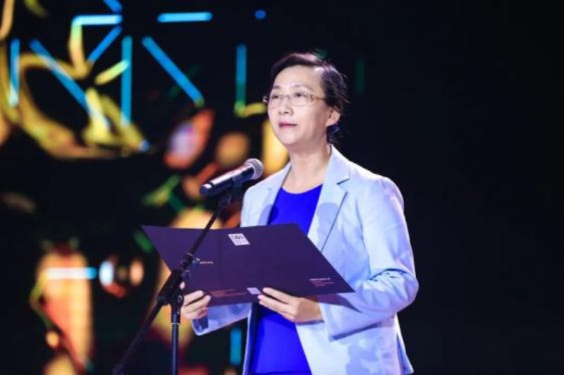上海婷婷婷影院租賃（lìn）屏