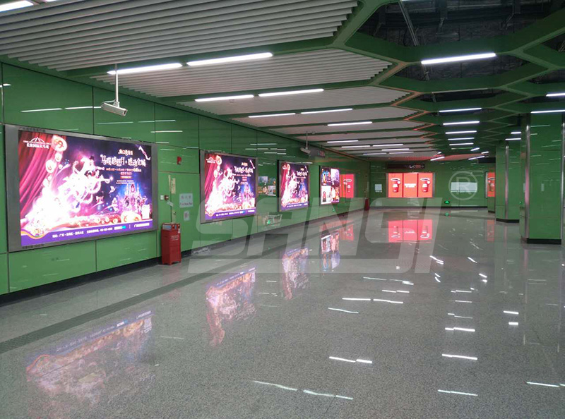 地鐵（tiě）顯示屏,室內led顯示屏,地鐵顯示屏特點