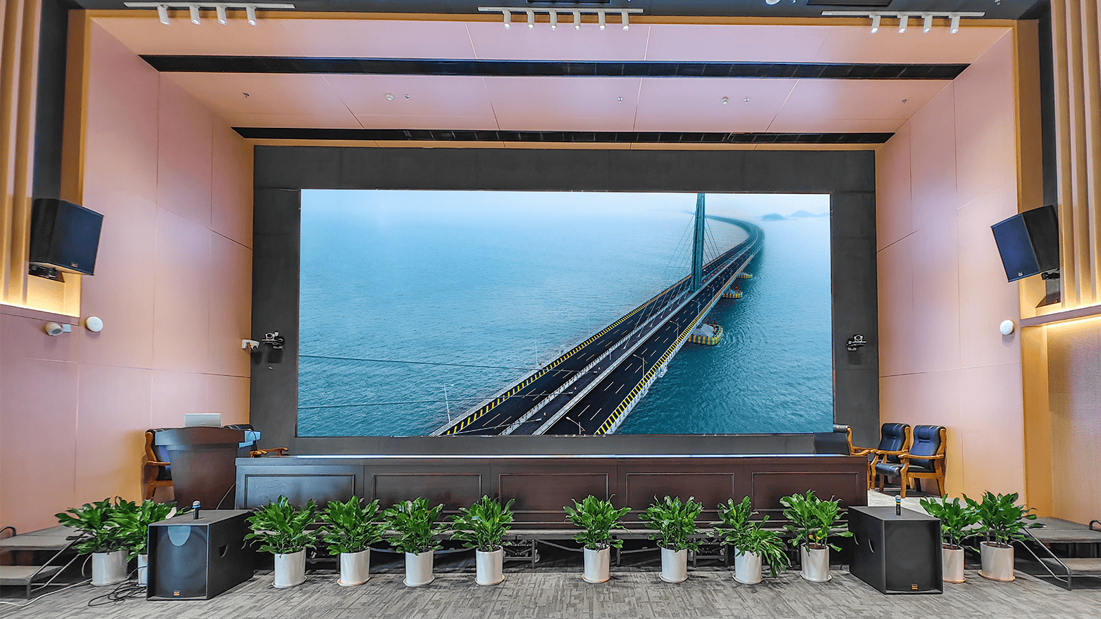 新浪科技報道,重大丨深中通道（dào）今通車,繼港珠澳大橋後（hòu）,上海婷婷婷影院再度點亮超級（jí）工（gōng）程