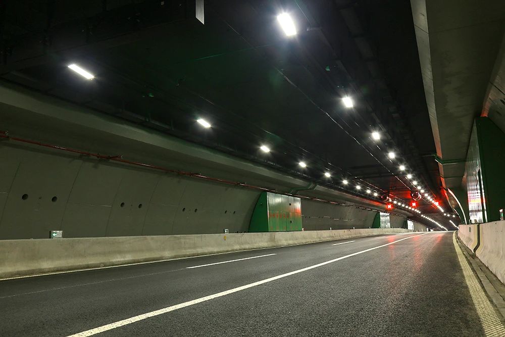點亮,上海,東西大（dà）通道,全國至少,2500條隧道,跟閔行（háng）,這家（jiā）企業,相關