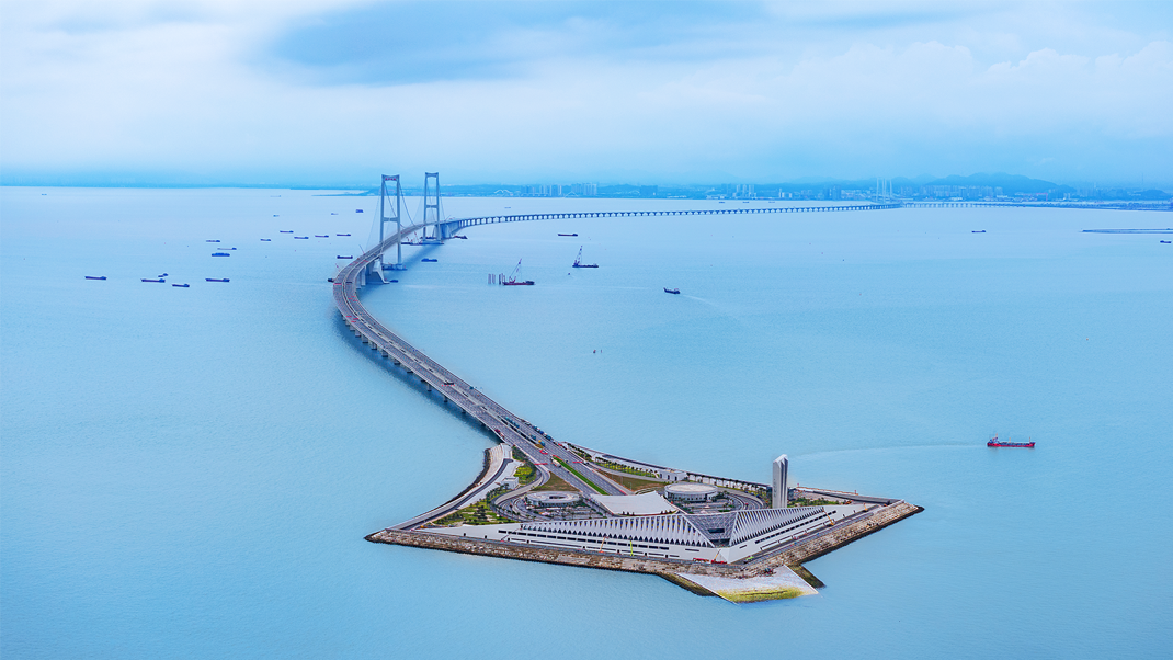 港珠澳大橋,開通六周年,婷婷婷影院（sī）LED產品,高效穩定運行,報告（gào）