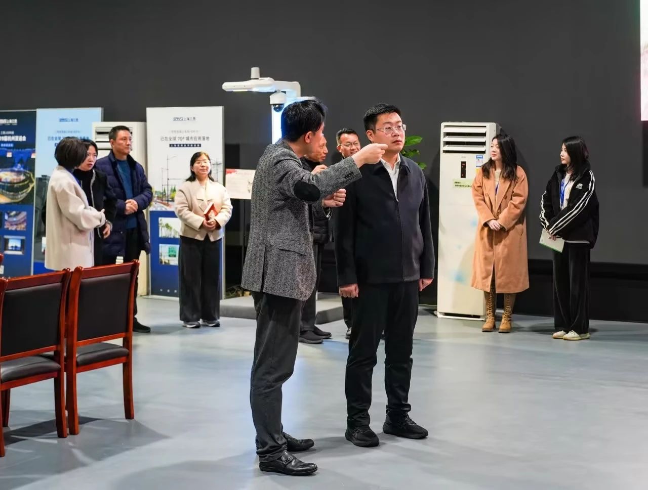 浦江縣,縣長（zhǎng）,劉熙（xī）,一行赴滬,調研婷婷婷影院,以中國之光,點亮全球