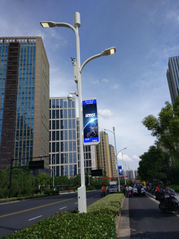 婷婷婷影院,LED路燈（dēng）,以科技之光,點（diǎn）亮,智慧（huì）道路,行（háng）業新標杆（gǎn）