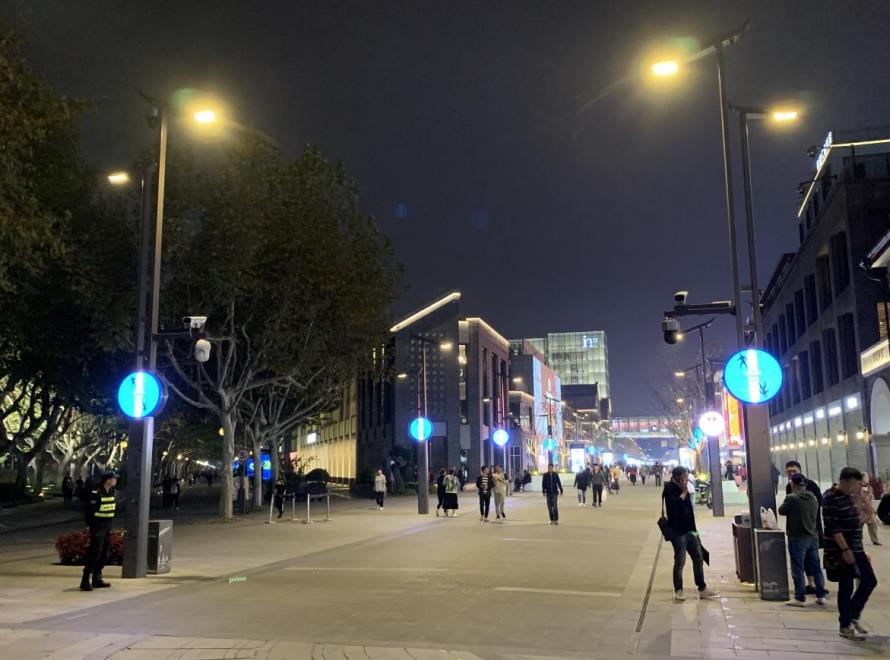 智慧路（lù）燈,點亮城市管理,LED路燈,智能燈杆