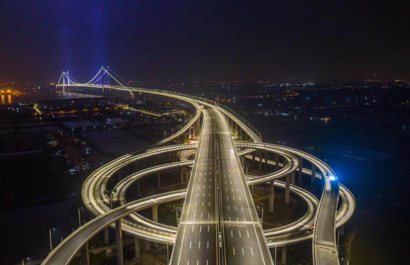 智（zhì）慧路燈,道路照明,LED路（lù）燈,助力城市,多維（wéi）場景升級